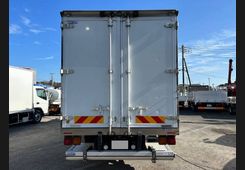 Isuzu Forward, фото 16