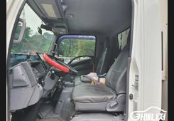 Isuzu Elf, фото 2