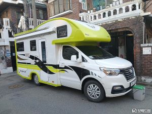 Автодом ван-кон Grand Starex 2.5 дизель 2WD 20 08 35,000 km дизель, фото 2