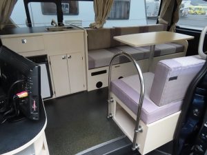 Автодом ван-кон Hiace Nuts RV Toraiaru C холодильник Terebi, фото 3