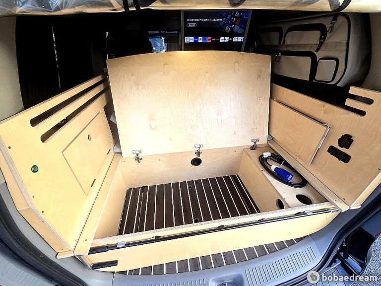Автодом ван-кон Grand Starex 4WD 2.5 дизель 20 09 93,259 km дизель, фото 23