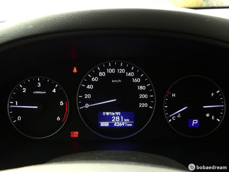 Автодом ван-кон Grand Starex 2.5 дизель 2WD 20 04 42,691 km дизель, фото 6
