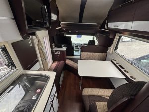 Автодом кабина-кон Nuts RV Kurea 5.3X Eboriyushiyon бытовойAC 4WD, фото 3
