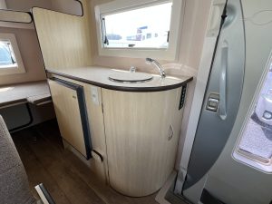 Автодом кабина-кон Sekisobodei Tomu 200 Makusufuan холодильник, фото 5
