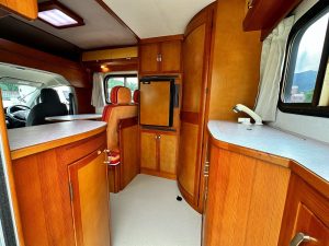Автодом кабина-кон NV200 Baneto AtoZ Arufua Maruchirumu холодильник, фото 9