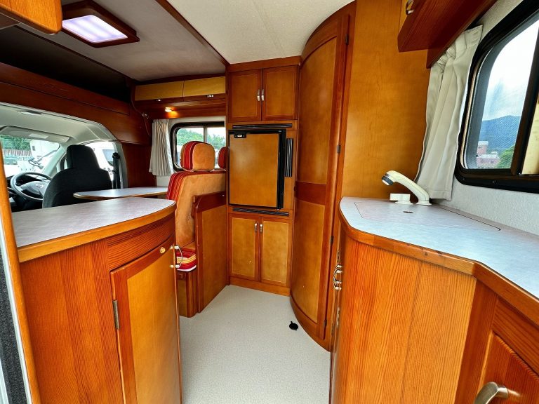 Автодом кабина-кон NV200 Baneto AtoZ Arufua Maruchirumu холодильник, фото 9