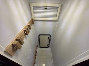 Автодом кабина-кон Nuts RV Kurea 5.3X Eboriyushiyon бытовойAC 4WD, фото 12