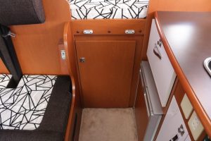Автодом кабина-кон Kamroad Nuts RV Kurea 5.0XX FF Hita холодильник, фото 20