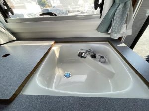 Автодом кабина-кон Bongo AtoZ Amiteiporuto 100V Kura холодильник, фото 8