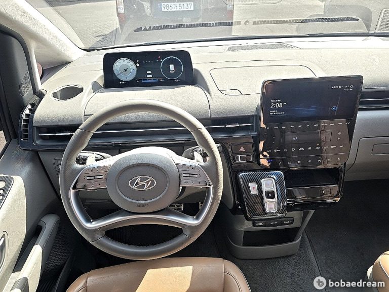 Автодом ван-кон Staria 4WD 2.2 дизель кемпер 4 23 04 43,928 km дизель, фото 12