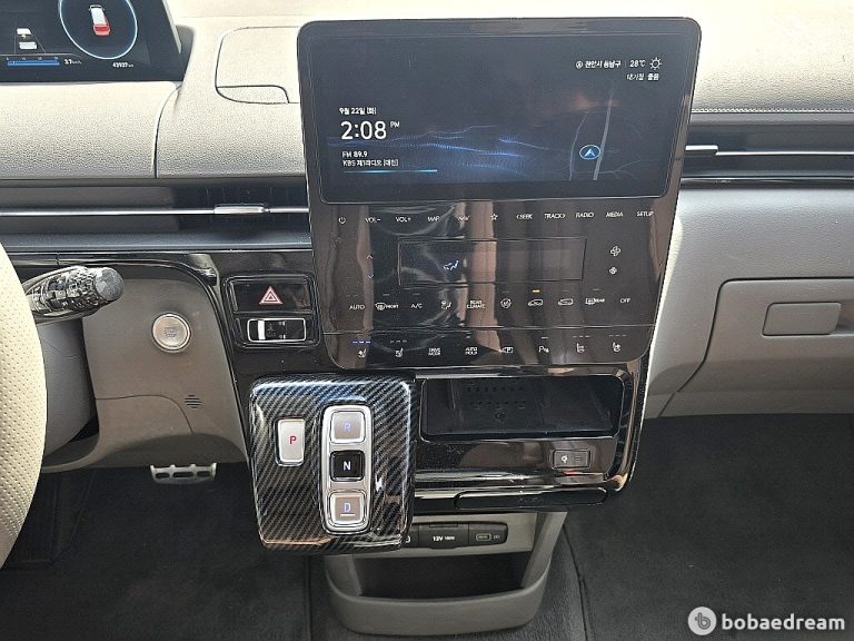 Автодом ван-кон Staria 4WD 2.2 дизель кемпер 4 23 04 43,928 km дизель, фото 13